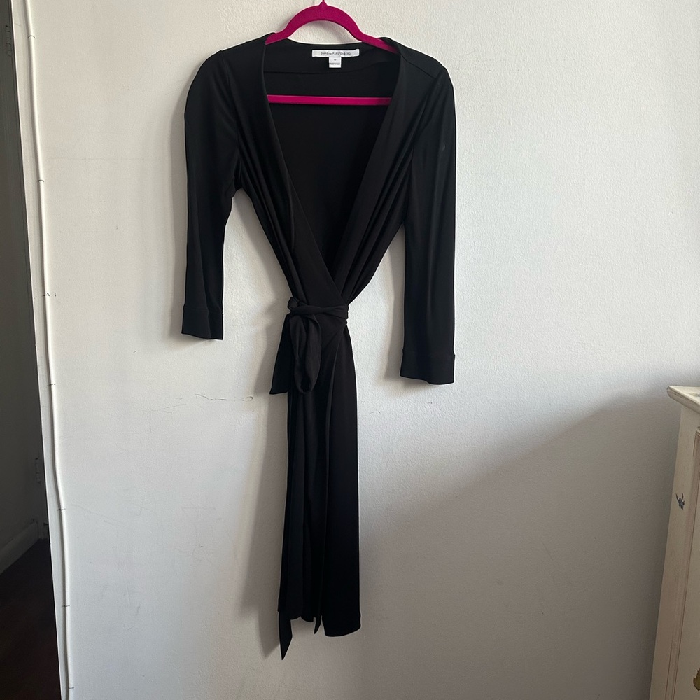 Dianne Von furstenberg wrap dress. Size 10. Classic. Timeless. Perfect.